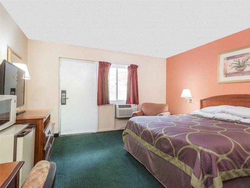 Days Inn By Wyndham Lenox Ma 外观 照片